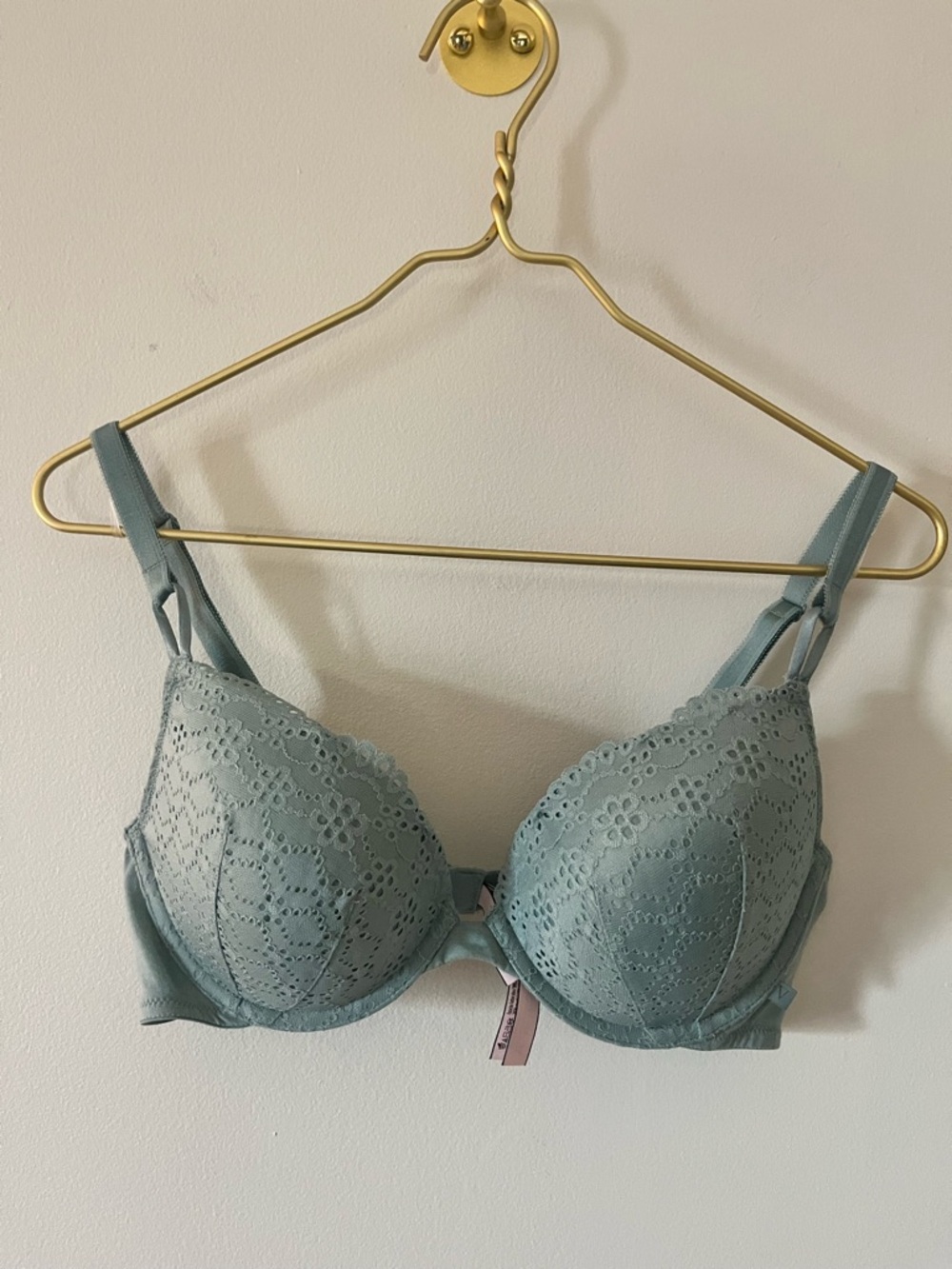 Victoria’s Secret Lace Push-Up Bra in Sage Green 38B Never Worn